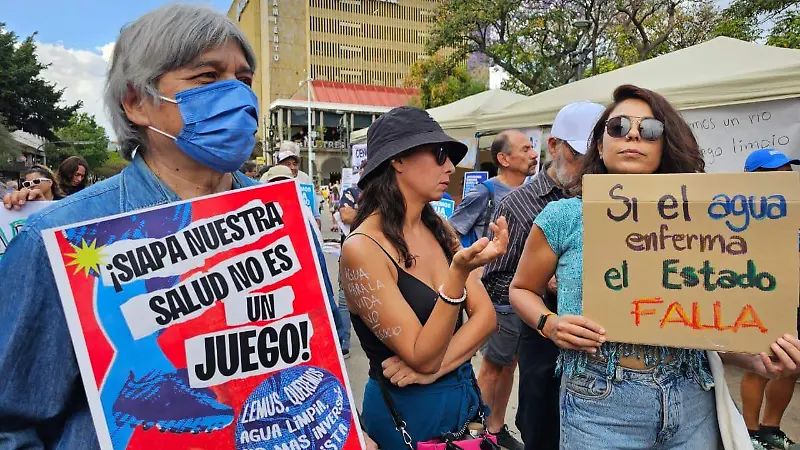 Manifestación agua contaminada y olorosa en Guadalajara 6